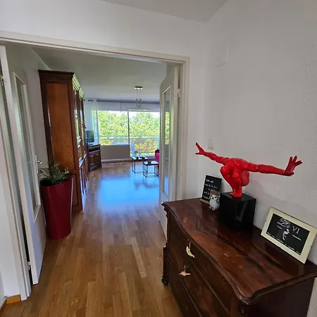 Le Vi Daire